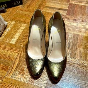 Authentic Christian louboutins , size 39 barely worn